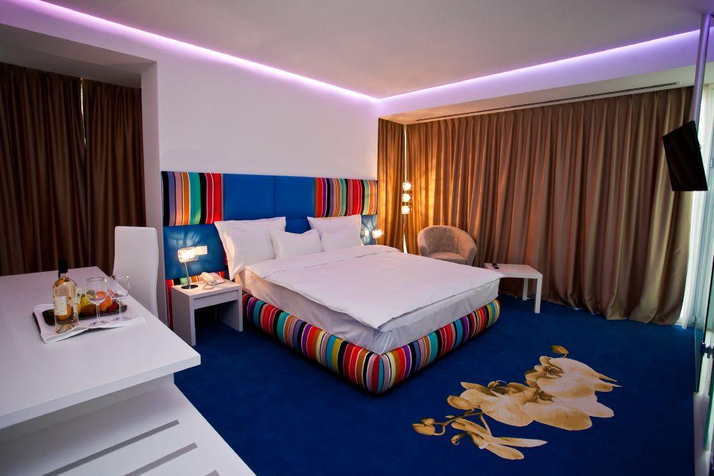 Marshal Garden Hotel Bukarest Kültér fotó A room at the hotel