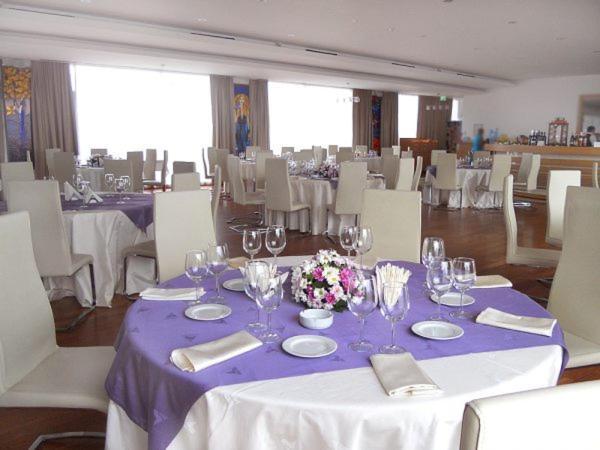 Marshal Garden Hotel Bukarest Kültér fotó Restaurant