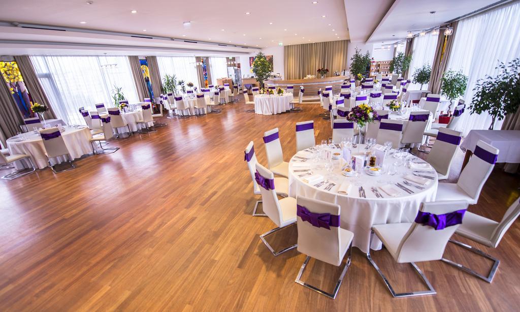 Marshal Garden Hotel Bukarest Kültér fotó The ballroom at the hotel