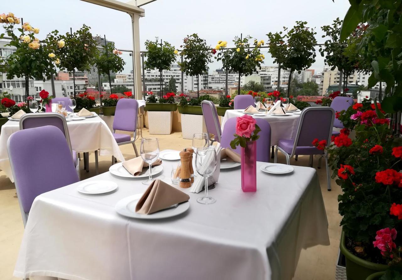 Marshal Garden Hotel Bukarest Kültér fotó The Terrace